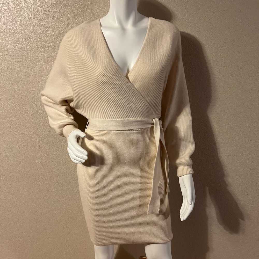 Forever 21 Knit Cream Sweater Dress Size M